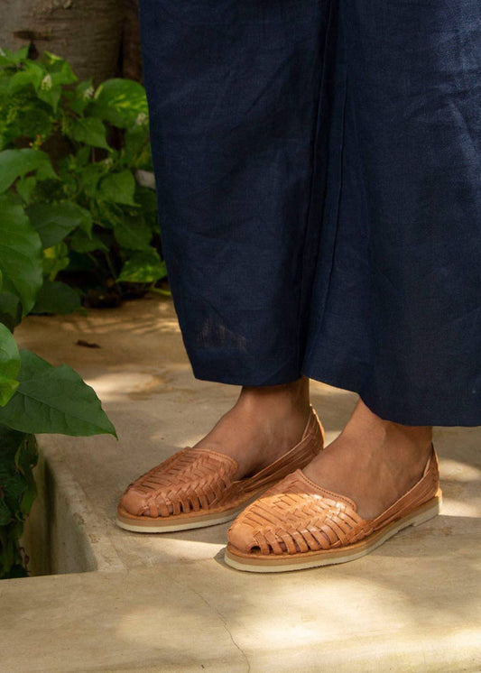 The Güerita Leather Huaraches Shoes // Camel // Size 38
