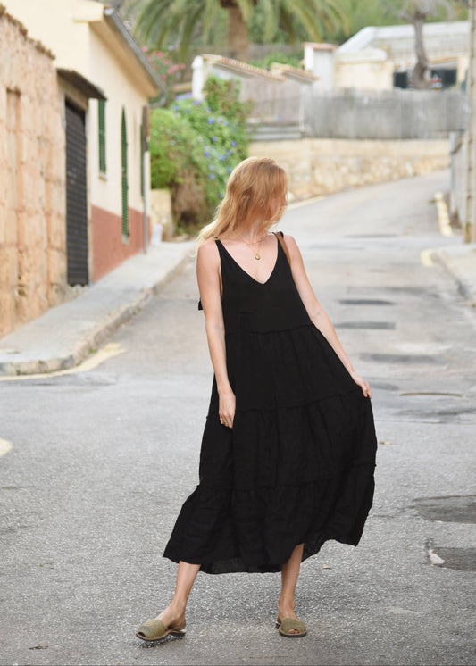 The Sevilla Dress // Noir